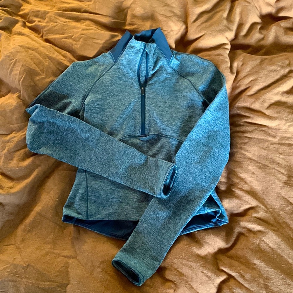 Long sleeve fitted active top. NWOT